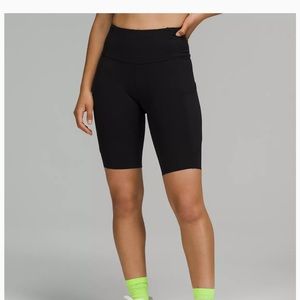 Lululemon Fast and Free High-Rise Short 10" size 8